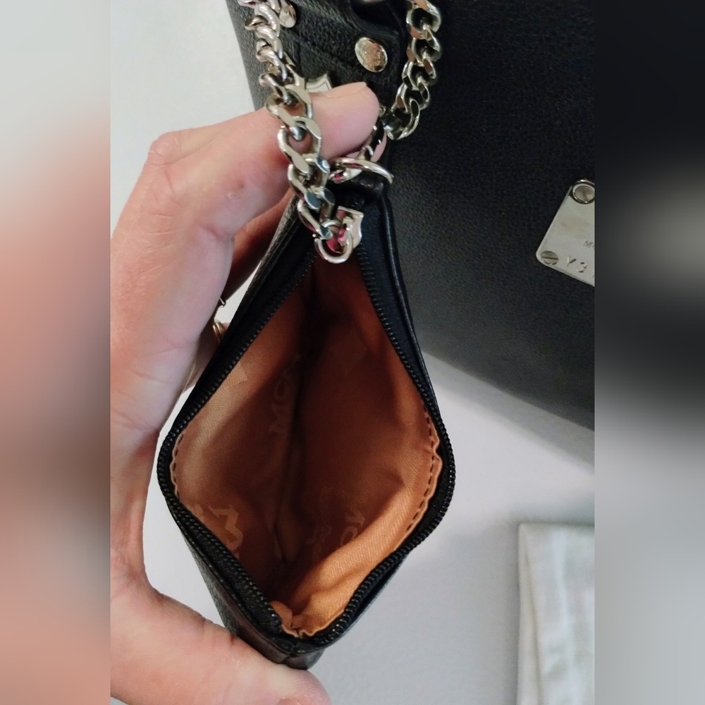 MCM Shoulder Bag With MCM Coin Pouch - Picture 10 of 15